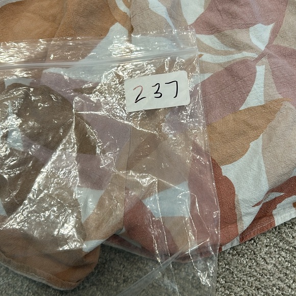 GIRL & THE SUN Women's Skyla Floral Shorts Size M In Neutral - Picture 10 of 10